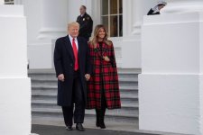 Melania_Trump_WH_Tree_8-1.jpg