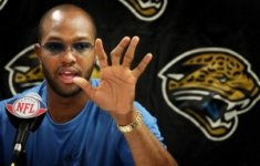 Torry-Holt-Finger-Pic-300x192.jpg